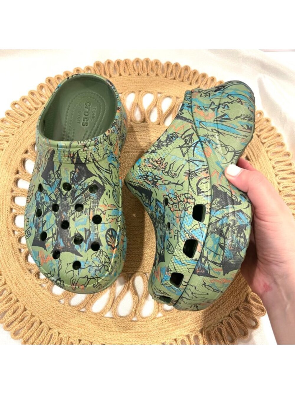 CROCS X MOWALOLA Bae Clog Forest Size W5 - Picture 2 of 10